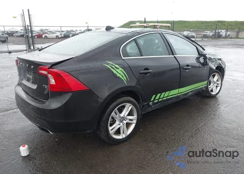 2015 Volvo S60 T5 Platinum from USA, damaged, VIN YV126MFM1F2358403